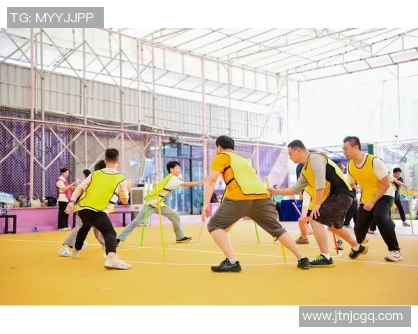 杭州足球队的团队协作之道:凝聚力与默契的完美结合 杭州足球队的团队协作之道:凝聚力与默契的完美结合